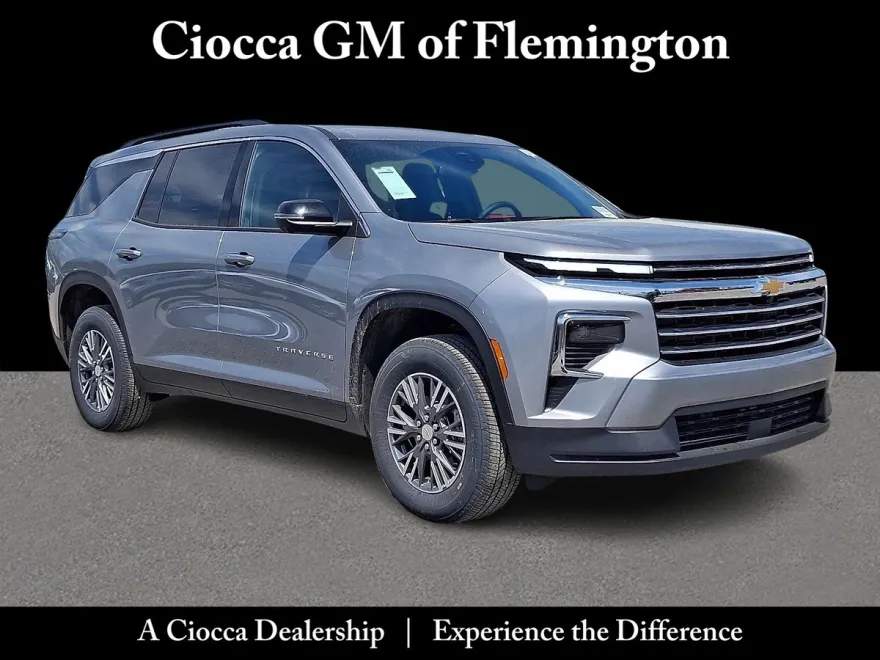 2025 Chevrolet Traverse photo 1