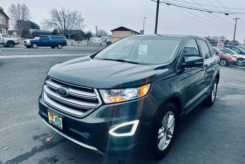 2015 Ford Edge SEL photo 1