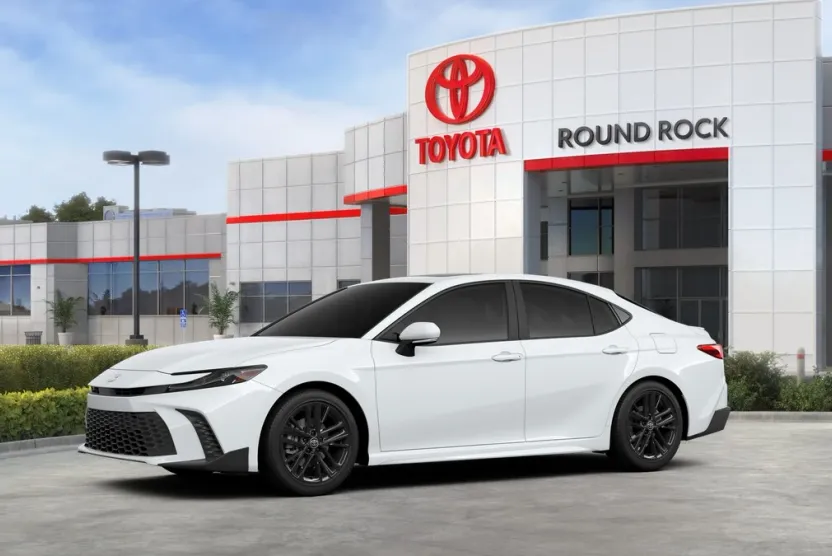 2025 Toyota Camry SE photo 1