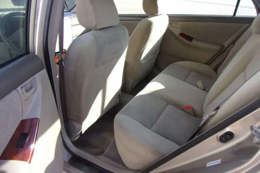2007 Toyota Corolla LE photo 1
