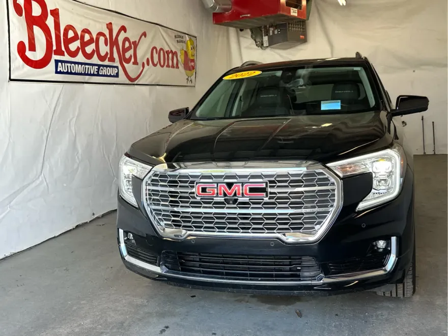 2022 Gmc Terrain Denali photo 1
