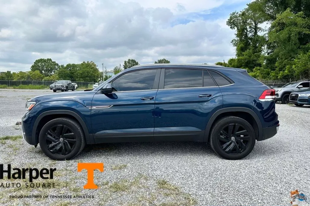 2023 Volkswagen Atlas Cross Sport V6 SE Technology photo 1