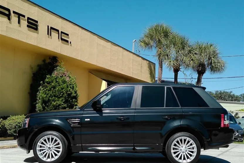 2013 Land Rover Range Rover Sport HSE photo 1