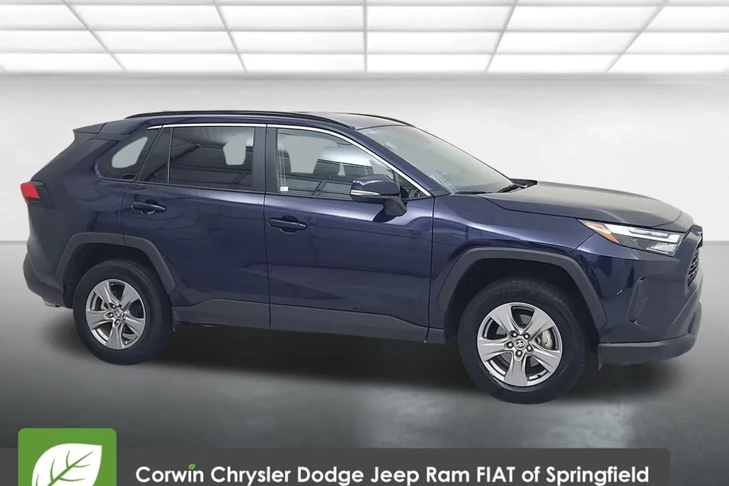 2024 Toyota RAV4 XLE photo 1