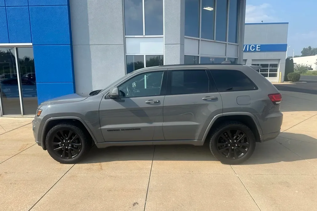 2019 Jeep Grand Cherokee Altitude photo 1