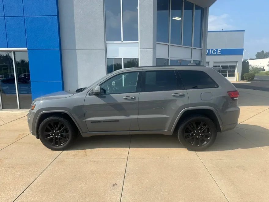 2019 Jeep Grand Cherokee Altitude photo 1