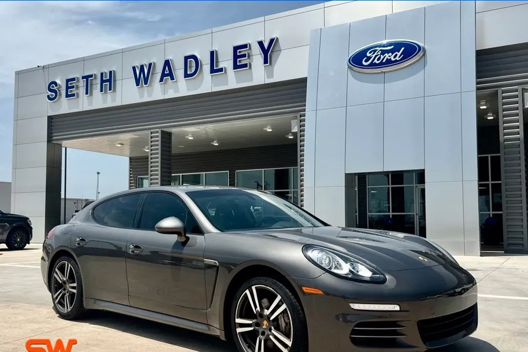 2015 Porsche Panamera 4S photo 1