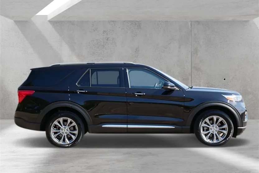 2022 Ford Explorer Limited photo 1