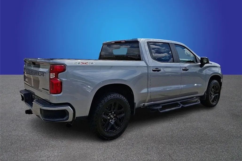 2024 Chevrolet Silverado 1500 Custom photo 1