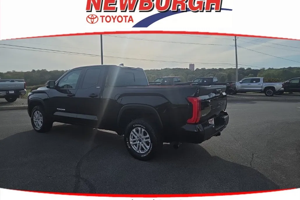 2022 Toyota Tundra SR5 photo 1