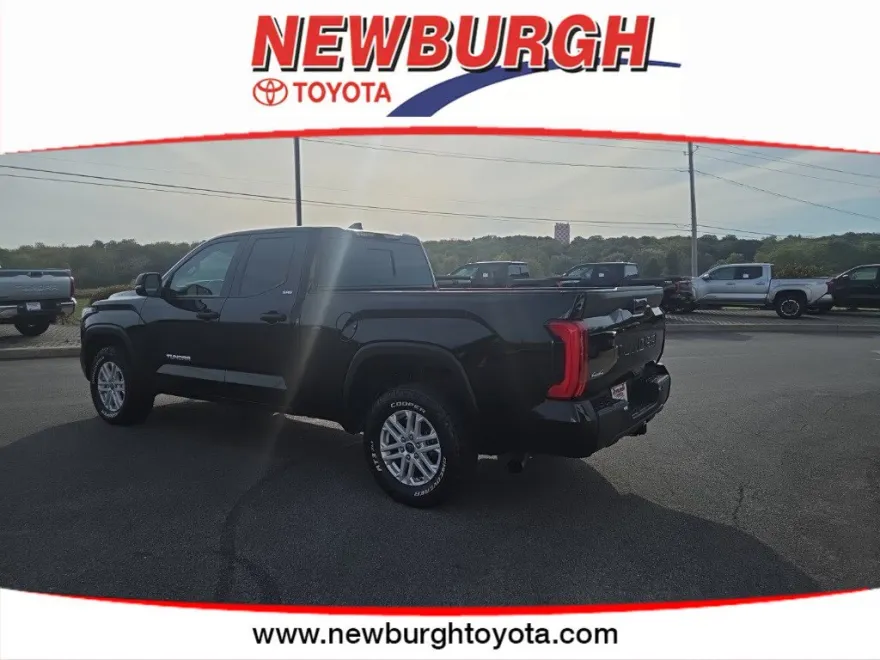 2022 Toyota Tundra SR5 photo 1