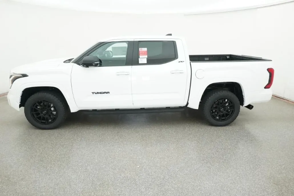 2026 Toyota Tundra SR5 photo 1