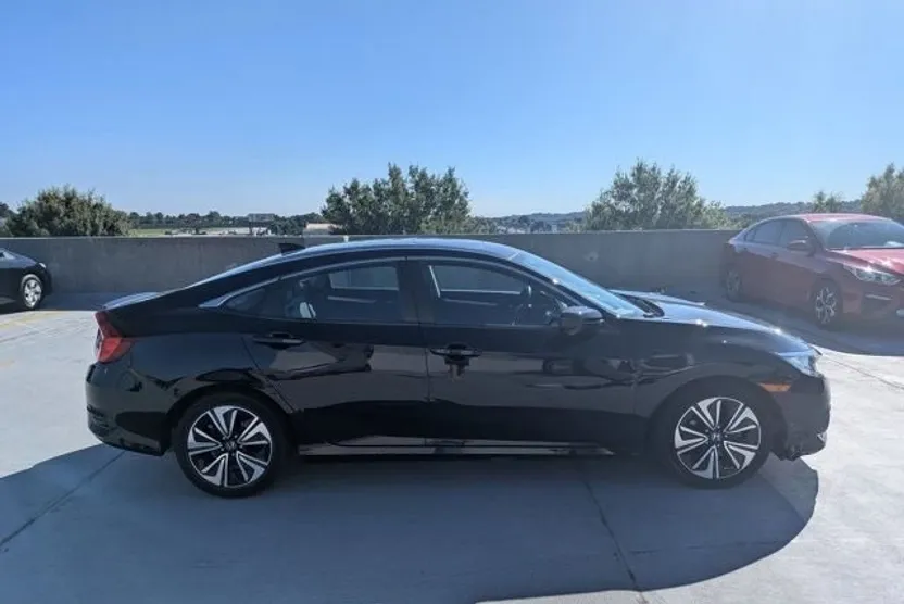 2016 Honda Civic EX-L photo 1