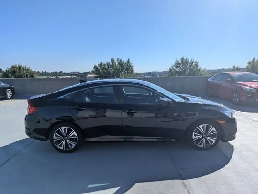 2016 Honda Civic EX-L photo 1