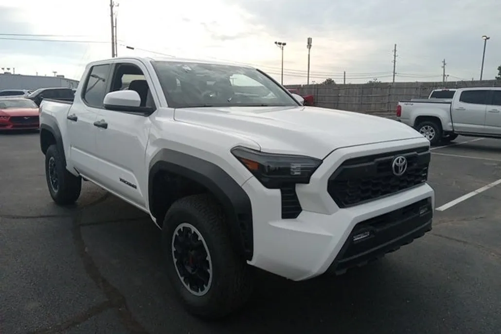 2024 Toyota Tacoma TRD Off-Road photo 1