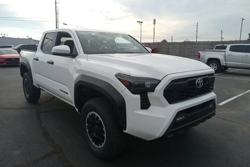 2024 Toyota Tacoma TRD Off-Road photo 1