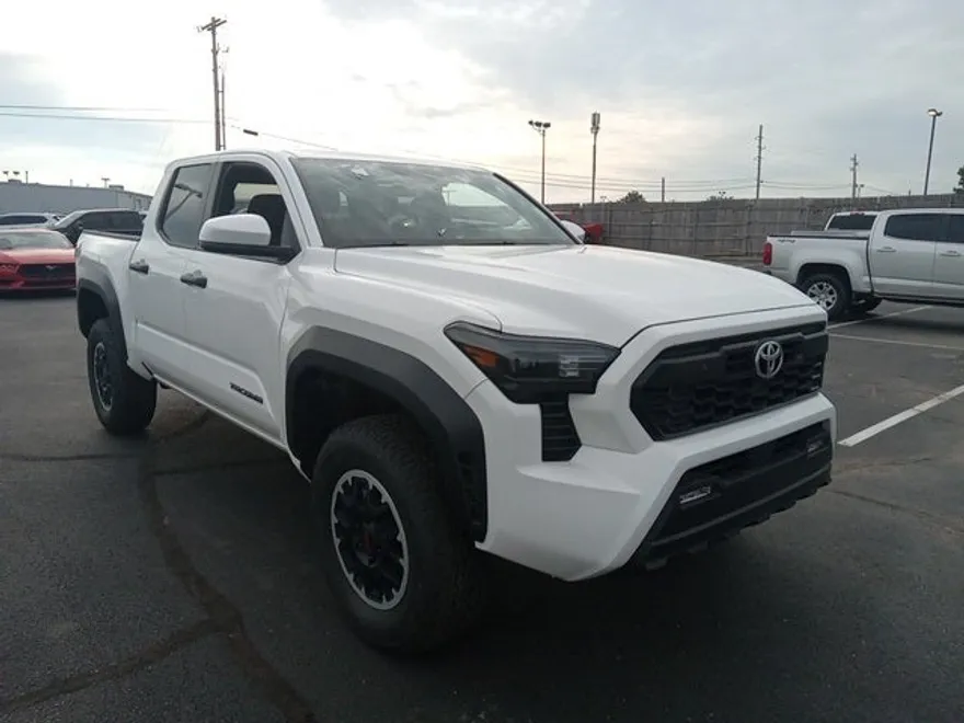 2024 Toyota Tacoma TRD Off-Road photo 1