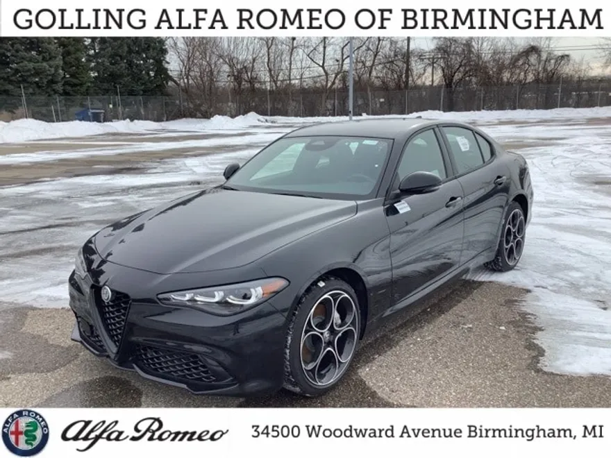 2025 Alfa Romeo Giulia photo 1