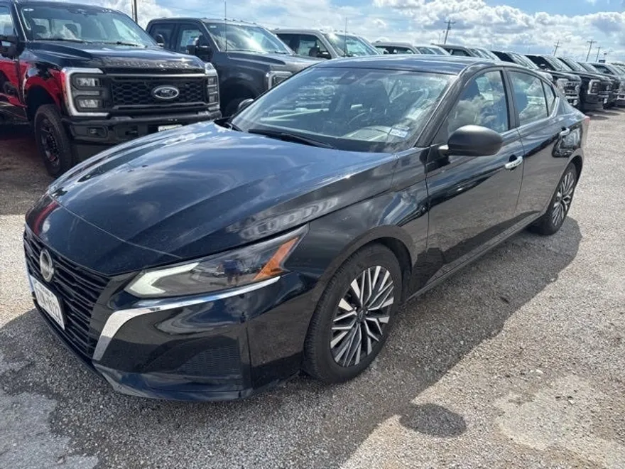 2024 Nissan Altima 2.5 SV photo 1