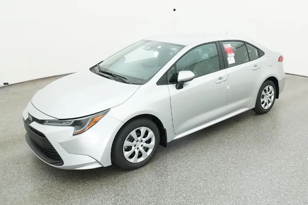 2025 Toyota Corolla LE photo 1