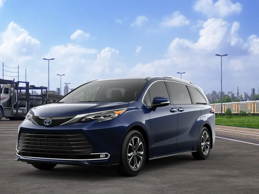 2025 Toyota Sienna Platinum photo 1