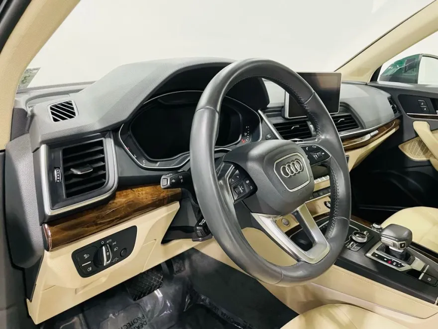 2020 Audi Q5 Premium Plus 45 TFSI S line photo 22