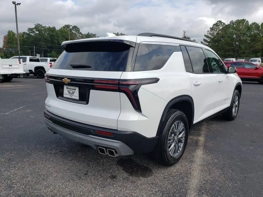 2026 Chevrolet Traverse photo 1