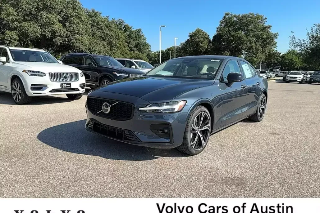 2024 Volvo S60 Core B5 AWD photo 1