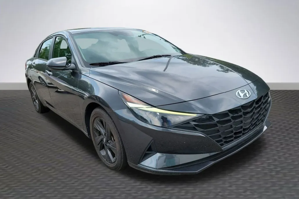 2021 Hyundai Elantra SEL photo 1