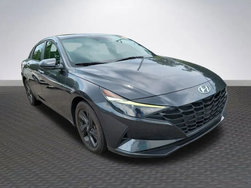 2021 Hyundai Elantra SEL photo 1