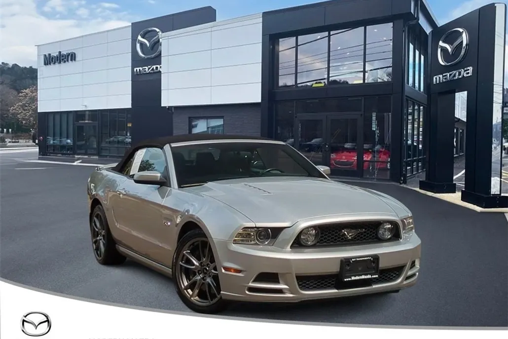 2014 Ford Mustang GT Premium photo 1