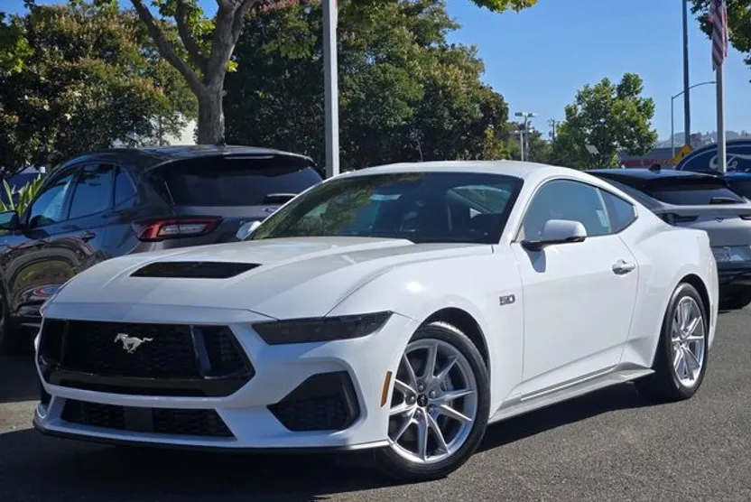 2025 Ford Mustang GT Premium photo 1