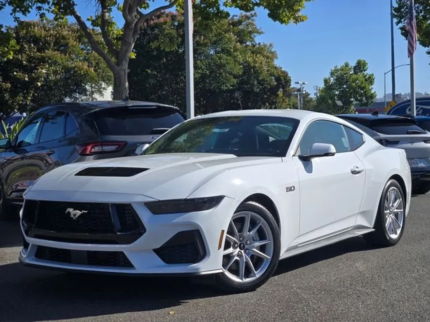 2025 Ford Mustang GT Premium photo 1