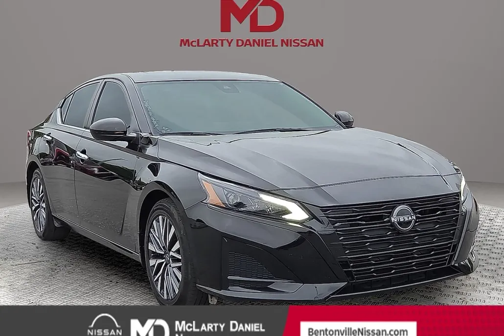 2024 Nissan Altima 2.5 SV photo 1