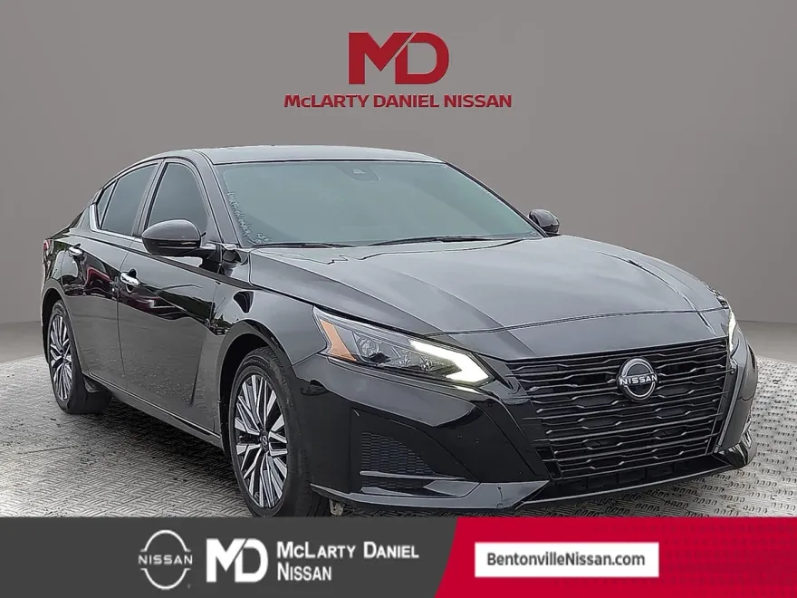 2024 Nissan Altima 2.5 SV photo 1