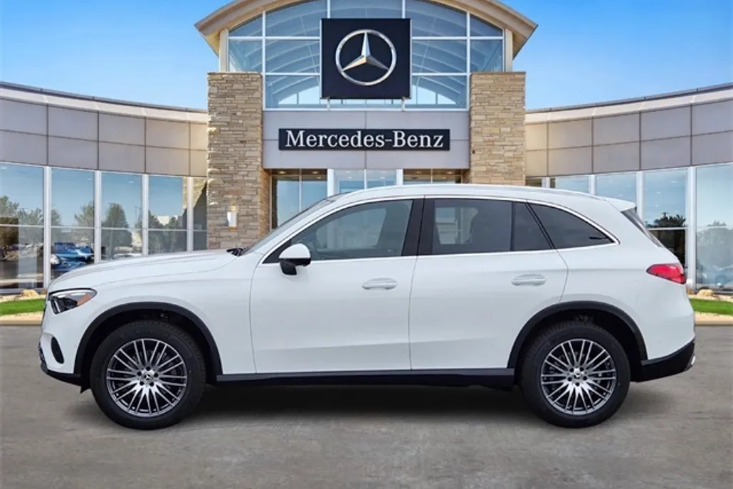 2026 Mercedes Benz GLC 300 4MATIC photo 1