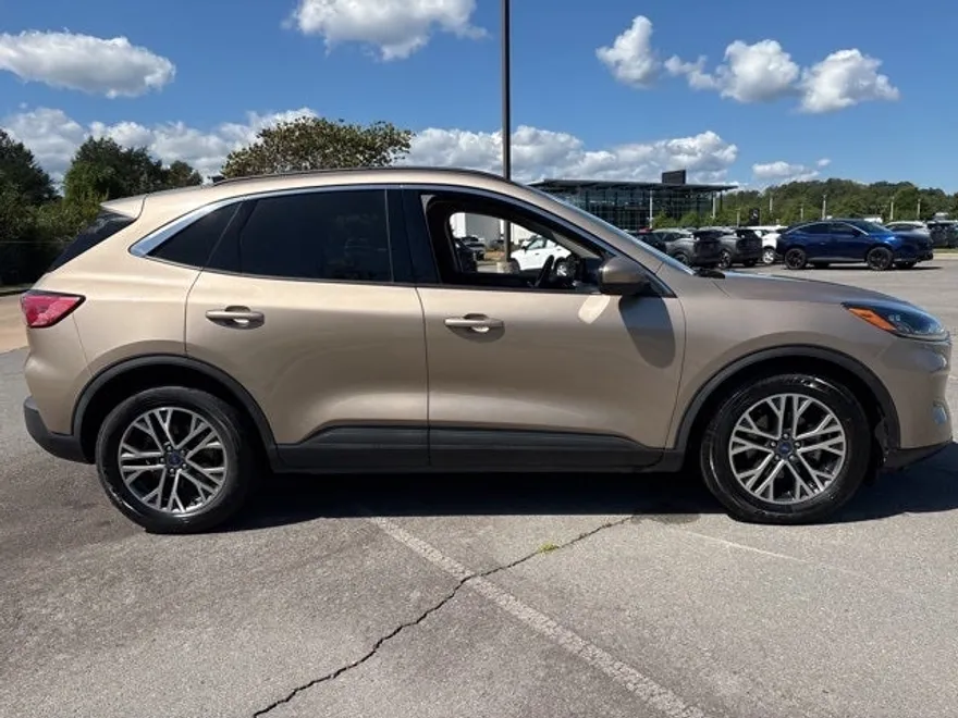 2020 Ford Escape SEL photo 1