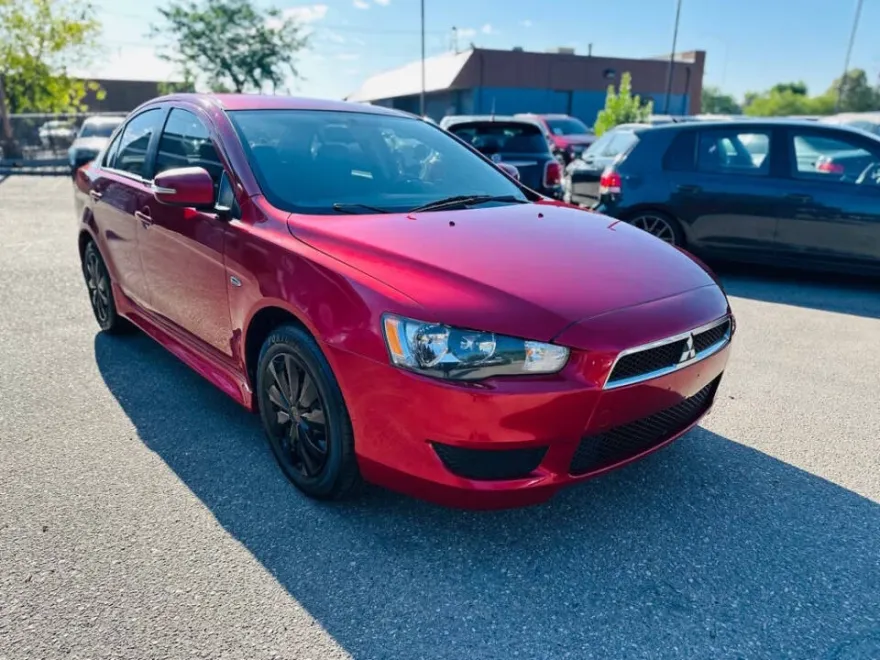 2015 Mitsubishi Lancer ES photo 1
