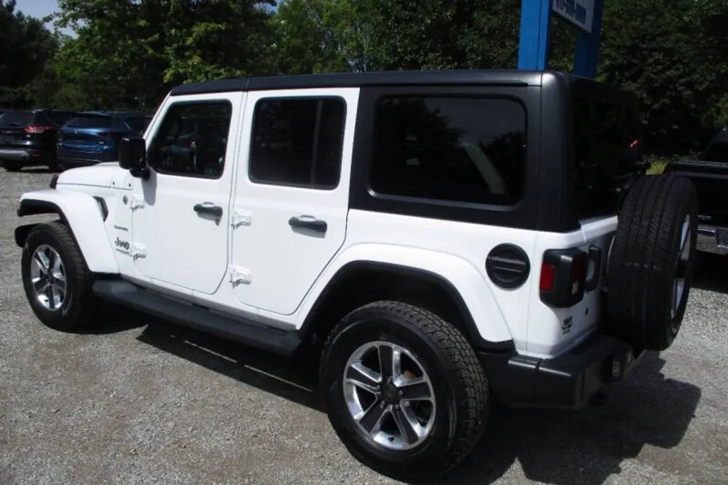 2019 Jeep Wrangler Unlimited Sahara photo 1