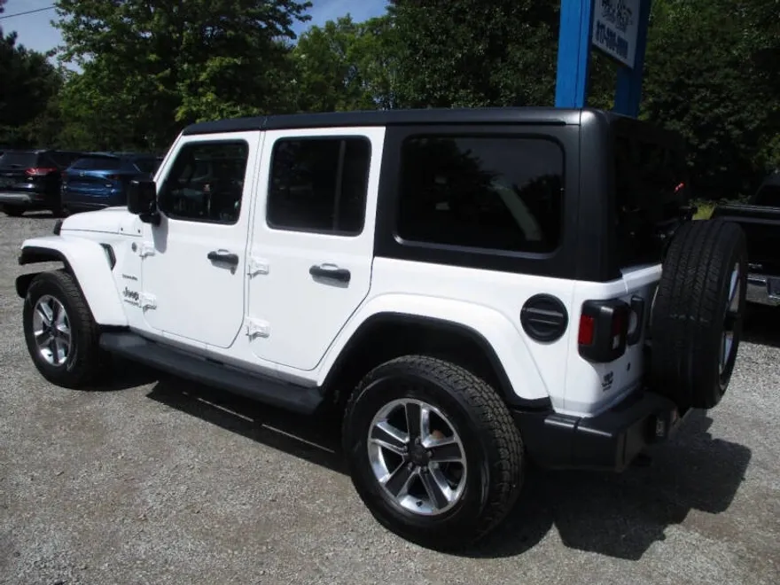 2019 Jeep Wrangler Unlimited Sahara photo 1