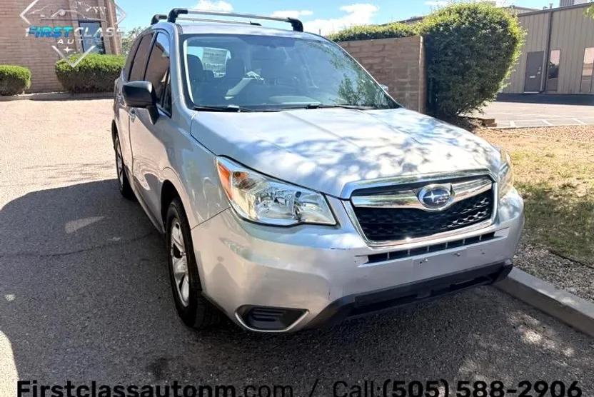 2014 Subaru Forester 2.5i photo 1
