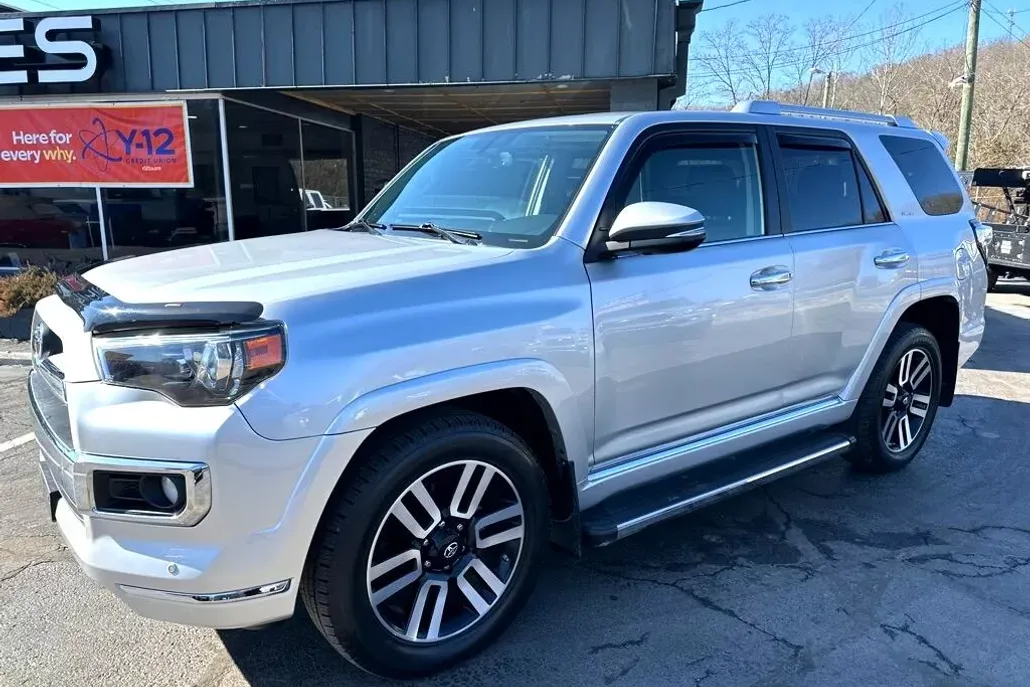 2015 Toyota 4Runner 4WD V6 Limited photo 1
