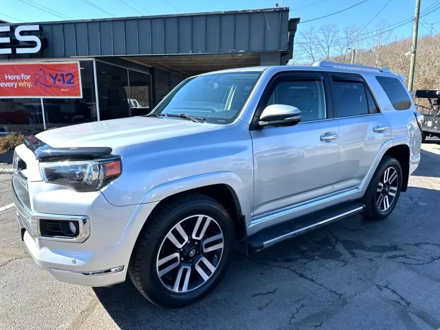 2015 Toyota 4Runner 4WD V6 Limited photo 1