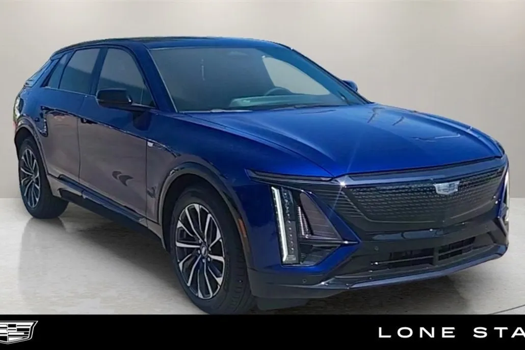 2025 Cadillac Lyriq Sport photo 1