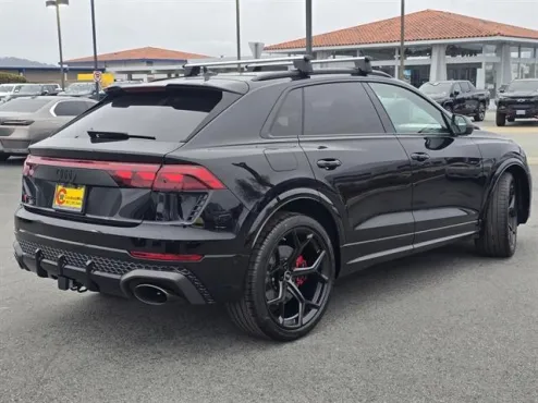 2025 Audi RS Q8 photo 4
