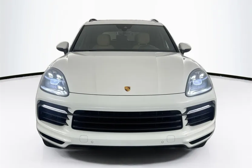 2022 Porsche Cayenne Base photo 1