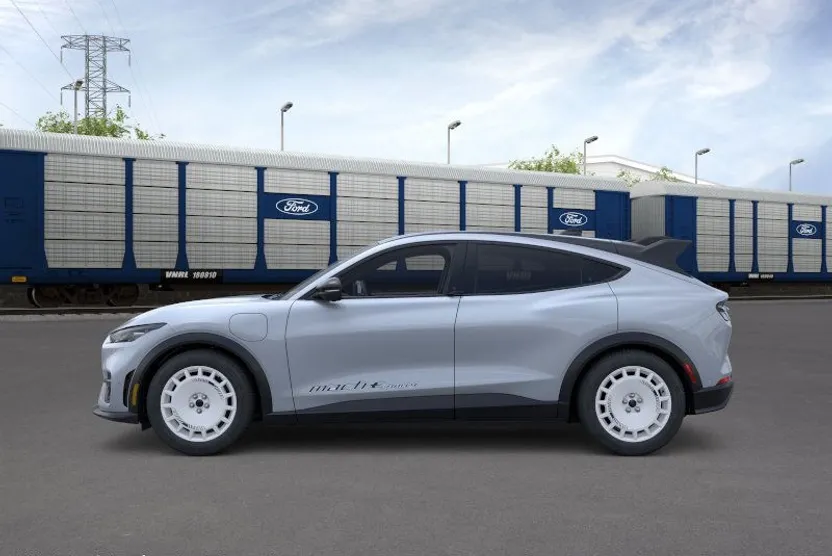 2025 Ford Mustang Mach-E GT photo 1