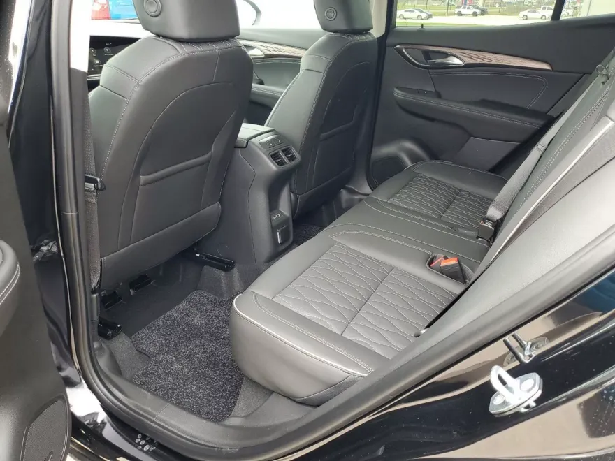 2023 Buick Envision Avenir photo 13
