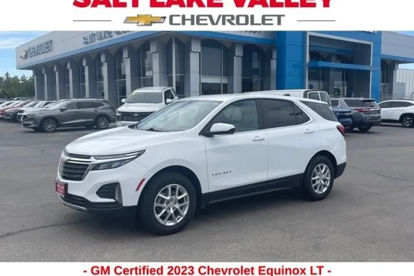 2023 Chevrolet Equinox LT photo 1