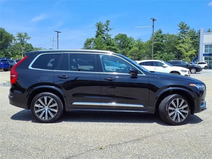 2023 Volvo XC90 AWD Plus photo 1